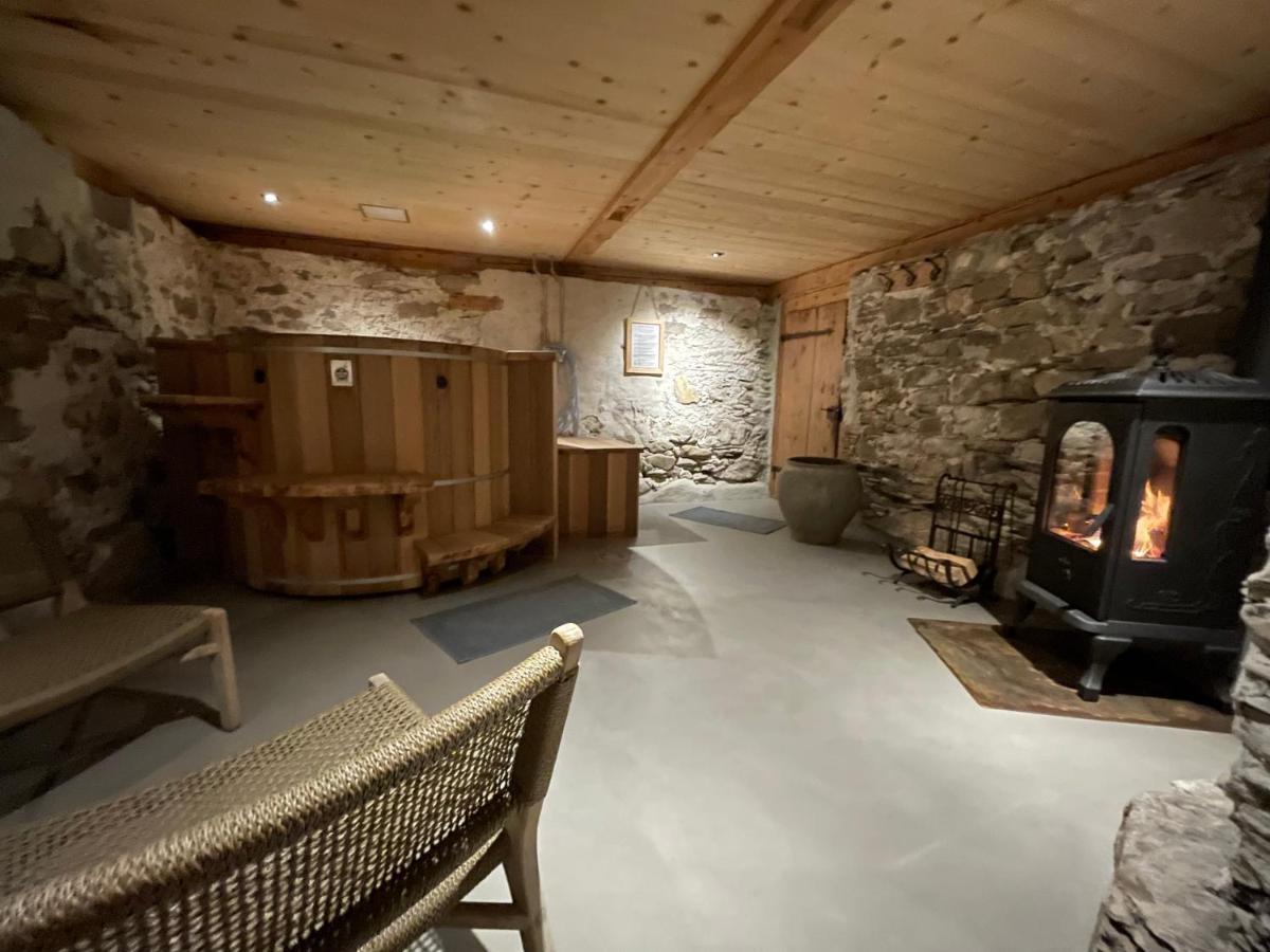 Alpen Charme - Chalet D'Hotes Et Spa Bed & Breakfast Gsteig Exterior photo